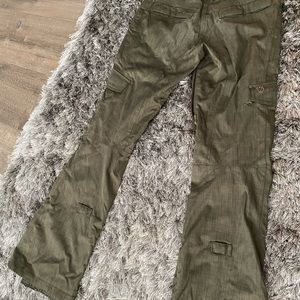 Burton The White Collection Pants size medium